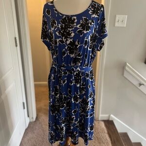 Short Sleeve Knee Length Lane Bryant size 18/20 blue white and black
